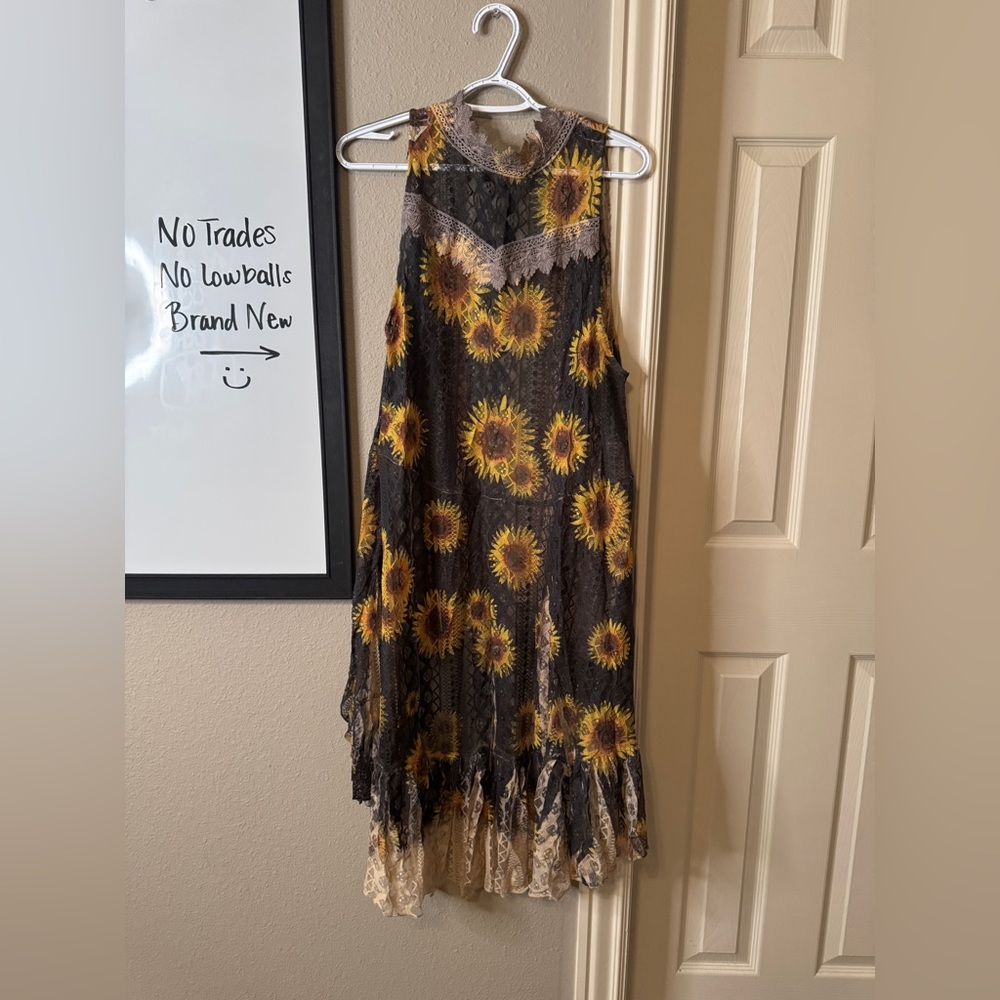 Origami lace sunflower vest - Picture 2 of 3